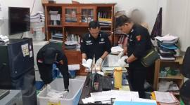 Sita berbagai dokumen, arsip serta data elektronik di Kantor PT Bangun Banua di Jalan Yos Sudarso Banjarmasin Barat, Selasa (9/12/2025). (SuarIndonesia/Ist)