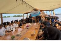 Bank Pembangunan Daerah Kalimantan Selatan (Bank Kalsel) bekerja sama dengan Bank Indonesia (BI) Kalimantan Selatan menggelar Edukasi Maritim, Literasi dan Inklusi Keuangan untuk peserta didik SMAN 9 Banjarmasin. (Foto:HumasBankKalsel)