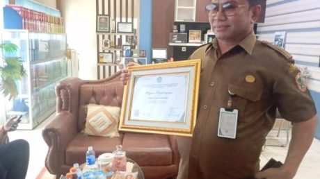 Kepala SMKN 5 Banjarmasin, Dr. Drs. H. Syahrir, MM