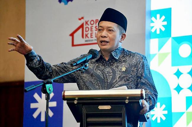 Menteri Koperasi Ferry Juliantono berbicara dalam kegiatan Bimbingan Teknis Kopdes Merah Putih yang digelar di Semarang, Jawa Tengah, Kamis (18/12/2025). (Foto: Dok Kemenkop)