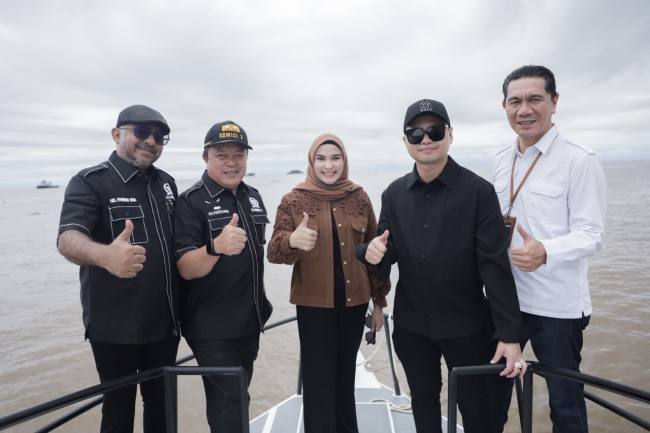 Komisi III DPRD Kalimantan Selatan melakukan monitoring ke Ambang Sungai Barito, Rabu (17/12/2025). (SuarIndonesia/Ist)