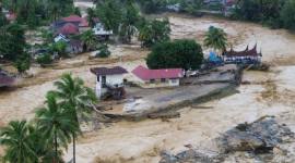 Banjir bandang Sumatra. (SuarIndonesia/Foto: ANTARA FOTO/Iggoy el Fitra