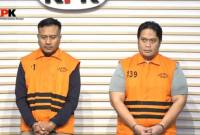 Kepala Kejaksaan Negeri Hulu Sungai Utara (HSU) Albertinus P Napitupulu (APN) dan Kasi Intel Kejari HSU Asis Budianto (ASB) yang ditangkap dalam OTT KPK. (Foto: @YouTube KPK)