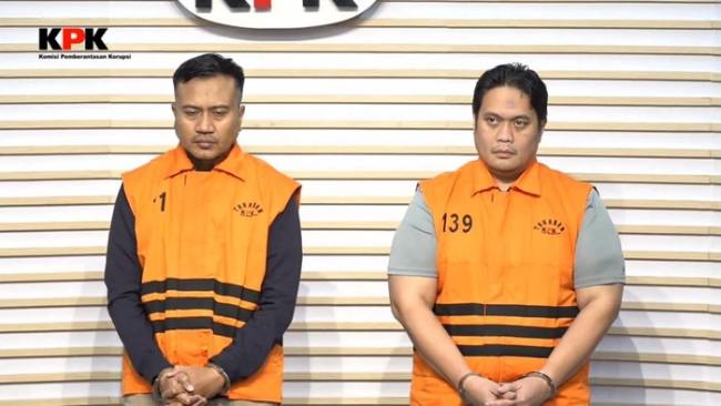 Kepala Kejaksaan Negeri Hulu Sungai Utara (HSU) Albertinus P Napitupulu (APN) dan Kasi Intel Kejari HSU Asis Budianto (ASB) yang ditangkap dalam OTT KPK. (Foto: @YouTube KPK)