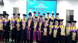 Dinas Pemberdayaan Perempuan, Perlindungan Anak, Pengendalian Penduduk dan Keluarga Berencana (DPPPAPPKB) Kabupaten Kotabaru Provinsi Kalimantan Selatan menggelar wisuda sebanyak 107 lansia Sekolah Lansia Standar 1 (S1) dan Standar 2 (S2) 2025 di Kotabaru, beberapa waktu lalu. (Foto: Dok Diskominfo Kotabaru)