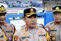 Kapolres Kotim AKBP Resky Maulana Zulkarnain (tengah) menanggapi terkait penipuan berkedok E-Tilang, Jumat (9/1/2026). (ANTARA/Devita Maulina)