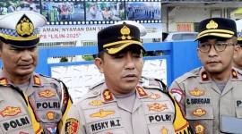 Kapolres Kotim AKBP Resky Maulana Zulkarnain (tengah) menanggapi terkait penipuan berkedok E-Tilang, Jumat (9/1/2026). (ANTARA/Devita Maulina)