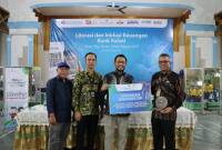 PESERTA - Bank Kalsel saat memberikan pemahaman kepada para pelajar mengenai kemudahan transaksi non-tunai berbasis QRIS dan e-wallet yang kini semakin dekat dengan kehidupan sehari-hari, sekaligus mengedukasi potensi risiko yang dapat muncul, seperti penipuan QR palsu, phishing, serta kebocoran data pribadi apabila tidak digunakan secara bijak. (Foto: HumasDPRDKalsel)