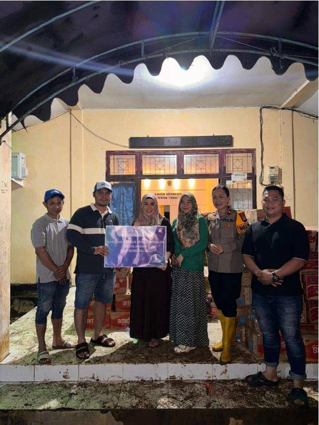 BANK KALSEL Salurkan Bantuan Banjir, Hadir Bersama Warga Balangan dan Banjar