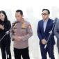 Kapolri Jenderal Polisi Listyo Sigit Prabowo bersama Ketua Komisi III DPR RI Habiburokhman saat konferensi pers di kompleks parlemen, Jakarta, Senin (26/1/2026). (Foto: Antara/Bagus A Rizaldi)