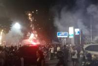 Petasan dan kembang  di Banjarmasin masih semarak mewarnai malam Tahun Baru -2025-2026, Kamis (1/1/2026) dinihari meski pihak  Walikota  telah melarang. (SuarIndonesia/DO)