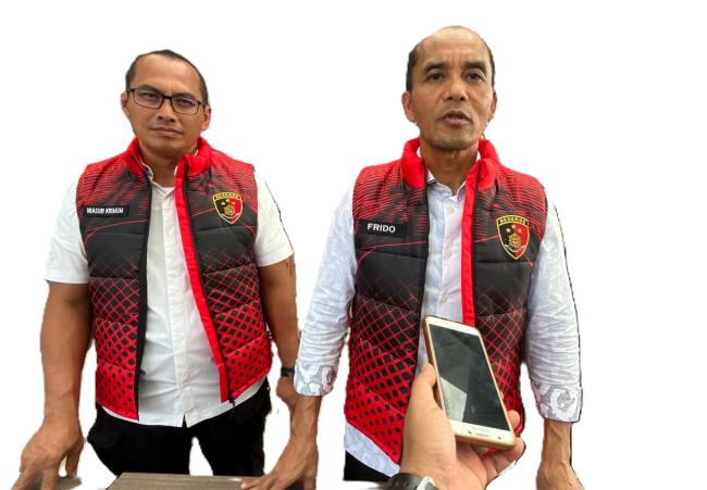 Direktur Reskrimum Polda Kalsel Kombes Pol Frido Situmorang (kanan) dan Wadir Reskrimum, AKBP Diaz Sasongko.