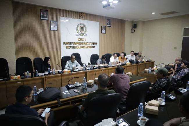Komisi I DPRD Kalsel memediasi sengketa lahan antara masyarakat Kabupaten Balangan dengan PT Balangan Coal melalui Rapat Dengar Pendapat , Rabu (7/1/2026). (SuarIndonesia/Ist)