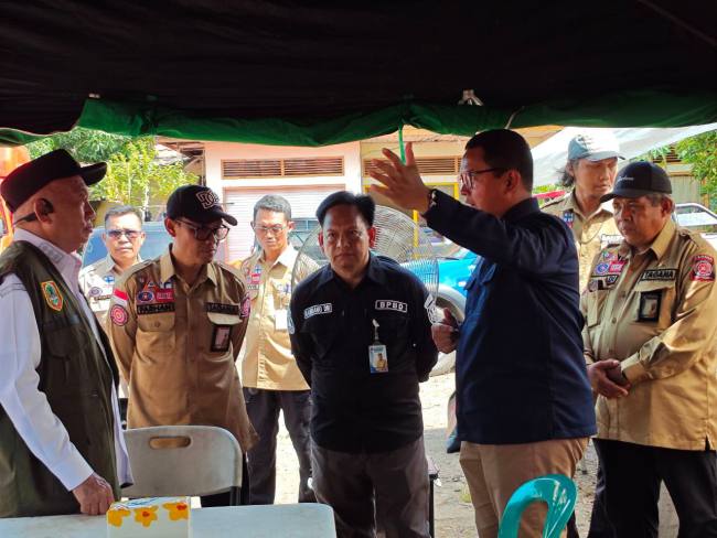 Gubernur Kalsel, H. Muhidin, turut mendampingi kunjungan Wakil Presiden RI, Gibran Rakabuming Raka, di Desa Sungai Tabuk Keramat, Kecamatan Sungai Tabuk, Kabupaten Banjar, Kamis (8/1/2026) (SuarIndonesia/RW)