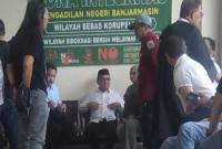 Anang Syakhfiani, mantan Bupati Tabalong, usai persidangan di Pengadilan Tipikor Banjarmasin, Kamis (22/1/2026)   (SuarIndonesia/ZI)