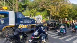 Kecelakaan lalu lintas terjadi di Jalan Lambung Mangkurat, tepatnya di depan Café Hutan Kota, Banjarmasin, Minggu (25/1/2026) sekitar pukul 05.30 WITA.. (suarIndonesia/Ist)