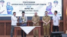 Ketua DPRD Provinsi Kalimantan Selatan (Kalsel) , H. Supian HK, menghadiri penyerahan Laporan Hasil Pemeriksaan (LHP) Tematik oleh BPK RI Perwakilan Kalsel di Gedung DR. KH. Idham Chalid, Senin (26/1/2026). (SuarIndonesia/Ist)