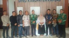 Anggota Pansus DPRD Balangan melakukan kaji tiru ke DPRD Kapuas.