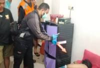 Endang Prihandini (58), ditemukan tak bernyawa di dalam Kost Putri di kawasan Brigjen Haji Hasan Basri Banjarmasin Utara, Jum'at (31/1/2026) malam (SuarIndonesia/DO)