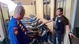 Barang bukti motor yang dicuri oknum kades di Sintang. (Foto: Dok Polres Sintang)