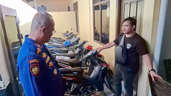 Barang bukti motor yang dicuri oknum kades di Sintang. (Foto: Dok Polres Sintang)