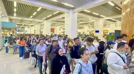 Penumpang Kereta Cepat Whoosh pada perjalanan rute pendek libur Lebaran Idulfitri 1446 H. (Foto: PRFMNEWS)