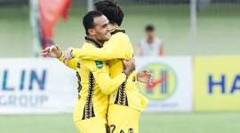 
Rizky Pora (kiri) rayakan gol kemenangan. (Foto: Instagram @BaritoPuteraOfficial)
