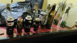 Barang bukti yang diamankan Densus 88 AT Polri dari kasus seorang siswa SMPN 3 Sungai Raya, Kalimantan Barat, yang melemparkan molotov di lingkungan sekolah pada Selasa (3/2/2026). (Foto: Dok Densus 88 AT Polri)