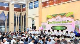 Keramaian jemaah yang berbuka puasa bersama Wakil Gubernur Kalsel Hasnuryadi Sulaiman di Masjid Raya Sabilal Muhtadin Banjarmasin dengan menu bubur khas masjid setempat, setiap hari disiapkan 1.000 porsi pada Ramadan 1447 H/2026 M. (Dok Masjid Raya Sabilal Muhtadin)