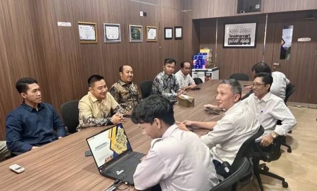 DPRD Balangan menggelar rapat dengan pihak BPJN Kalsel mengatensi jalan rusak