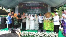 Ketua DPRD Kabupaten Balangan, Hj. Linda Wati, tutur berhadir dan menyaksikan pembukaan pasar wadai ramadan setempat