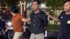 AG (39), terduga pelaku penipuan dengan modus sedekah Al-Qur'an ditangkap Kepolisian Sektor Pahandut, Kalimantan Tengah. (Foto: Istimewa)