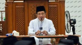 Menag Nasaruddin Umar memberikan tausiyah dalam Pengajian Akbar di Masjid UIN Alauddin Kampus 2, Gowa, Sulawesi Selatan, Senin (9/2/2026). (Foto: Dok Kemenag RI)