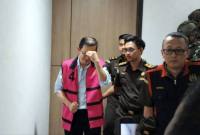 Tersangka BT ditahan Kejati Kaltim perkara korupsi penambangan ilegal di lahan transmigrasi yang merugikan negara Rp500 miliar. (Dok Kejati Kaltim)