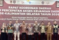 Direktur Ekonomi Syariah dan Badan Usaha Milik Negara (BUMN) Bappenas Rosy Wediawaty (kiri) saat menghadiri Rapat Koordinasi Daerah Tim Percepatan Akses Keuangan Daerah (TPAKD) se-Kalsel di Banjarmasin, Kalimantan Selatan, Senin (23/2/2026). (Antara Foto/Tumpal A Aritonang)