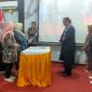 Rektor Universitas Sari Mulia Banjarmasin, Associate Professor Dr Hj Raden Roro Dwi Sogi Sri Redjeki, SKG, MPd melantik Dekan, Wakil Dekan dan Ketua Prodi pada Fakultas Kedokteran Hewan di Kampus.