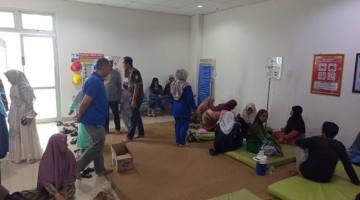 KERACUNAN MASSAL Es Buah Tercatat Ratusan Korban, yang Masih Dirawat Delapan