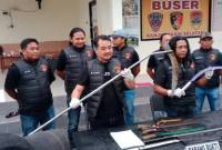 Sejumah barang bukti yang diamankan anggota Polsekta Banjarmasin Selatan, Minggu (15/2/2026) (SuarIndonesia/DO)