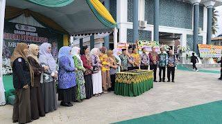  Ketua DPRD Kabupaten Balangan, Linda Wati, menghadiri grand opening Galeri Dewan Kerajinan Nasional Daerah