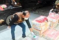 Barang-barang ilegal yang diamankan di Perbatasan RI-Malaysia di PLBN Entikong. (Foto: dok Karantina Kalbar)