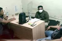 Dedi mengenakan masker usai ditangkap polisi. (Foto: Dok Polda Aceh)