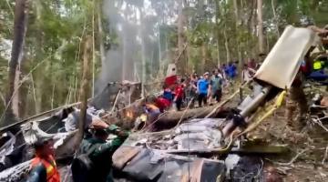 PESAWAT KARGO Pelita Air Angkut 4.000 Liter BBM Jatuh, Akibatkan Pilot Gugur