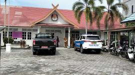 Suasana kantor KPU Kotim saat proses penggeledahan oleh tim penyidik Kejati Kalteng, Senin (12/1/2026). (Foto: Istimewa)