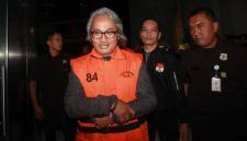 Kepala KPP Madya Banjarmasin, Mulyono Purwo Wijoyo ditetapkan sebagai tersangka kasus suap pajak oleh KPK. (Foto: ANTARA FOTO/Reno Esnir)