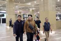 Tim gabungan Polri menangkap buronan interpol pelaku jaringan TPPO dan penipuan daring, Rifaldo Aquiono Pontoh, di Bandara Internasional I Gusti Ngurah Rai, Bali, Sabtu (21/2/2026). (Dok Polri)