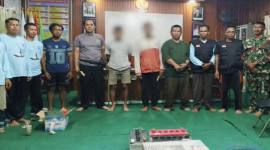 Babinsa Koramil 1017-01/Bulik bersama pihak terkait lainnya usai mencegah praktik penangkapan ikan secara ilegal dan kemudian memberikan edukasi sebagai bagian dari giat komsos di Kecamatan Bulik, Kamis (5/3/2026). (Foto: Istimewa)