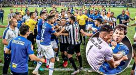 Cruzeiro dinobatkan sebagai juara Campeonato Mineiro setelah mengalahkan rivalnya Atletico Mineiro 1-0 dalam final yang panas yang kemudian menyaksikan 23 pemain dikeluarkan dari lapangan menyusul perkelahian massal. (lindaikejisblog.com)
