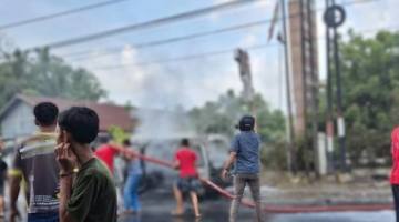 KOBARAN API Depan SPBU di Tabalong, Sebuah Mobil Terbakar