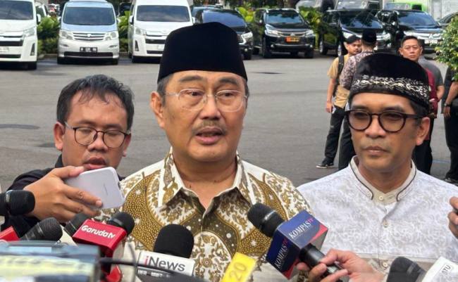 Ketua Komisi Percepatan Reformasi Polri Jimly Asshiddiqie ditemui di Kompleks Istana Kepresidenan, Jakarta, Kamis (5/3/2026). (Antara/Maria C Galuh)