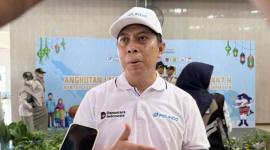 Sub Regional Head Kalimantan Pelindo Sugiyono memberikan keterangan setelah pembukaan Posko Angkutan Laut Lebaran 2026 di Pelabuhan Trisakti, Banjarmasin, Kalimantan Selatan, Jumat (13/3/2026). (Antara/Tumpal A Aritonang)
